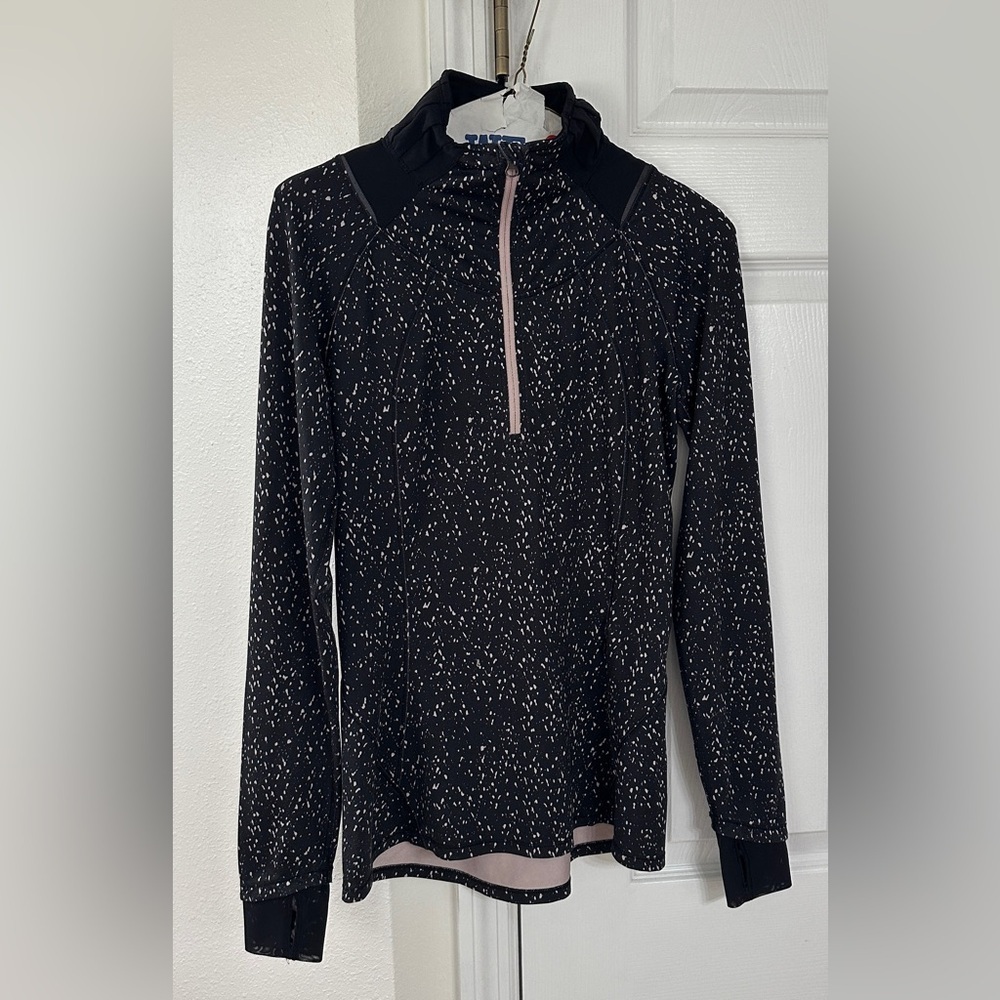 Lululemon Go The Distance 1/2 Zip
Butterfly Texture Mink Berry Black size 4
